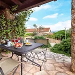 Villa Ginestre With Pool In The Nature Park Of Porto Conte *