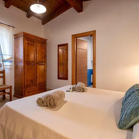 Villa Ginestre With Pool In The Nature Park Of Porto Conte *