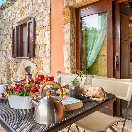 Ginestre With Pool In The Nature Park Of Porto Conte Vila *