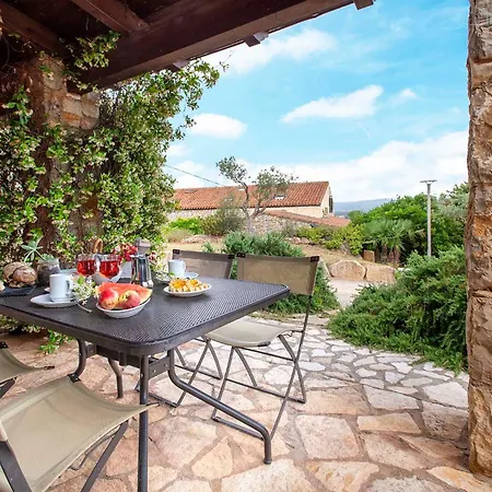Villa Ginestre With Pool In The Nature Park Of Porto Conte *