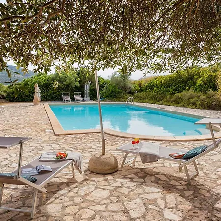 Ginestre With Pool In The Nature Park Of Porto Conte Villa